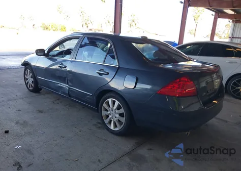 2007 Honda Accord 3.0 Ex z USA, uszkodzony, nr VIN 1HGCM66857A016900